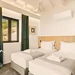 Villa Mani Theasis *