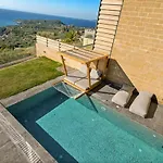 Mani Theasis Villa *