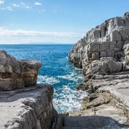 Mani Theasis Vila Stoúpa