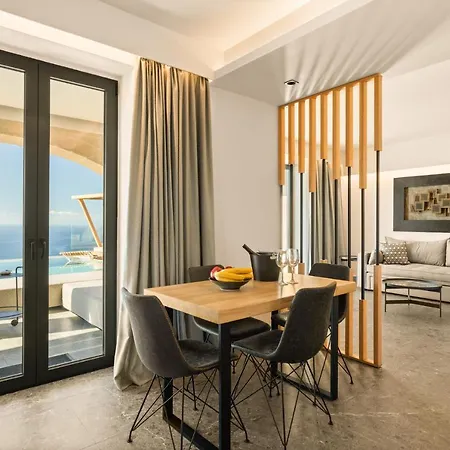 Villa Mani Theasis *