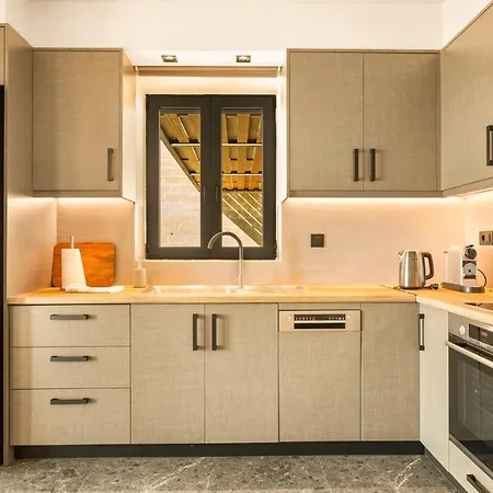 Mani Theasis * Sztúpa