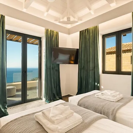 Villa Mani Theasis