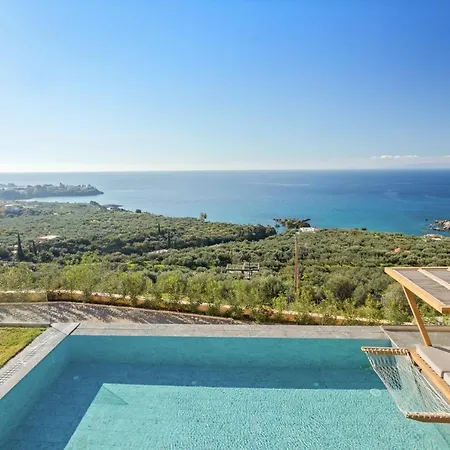 Villa Mani Theasis *