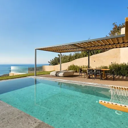 Villa Mani Theasis *