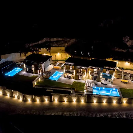 Mani Theasis Vila Stoúpa