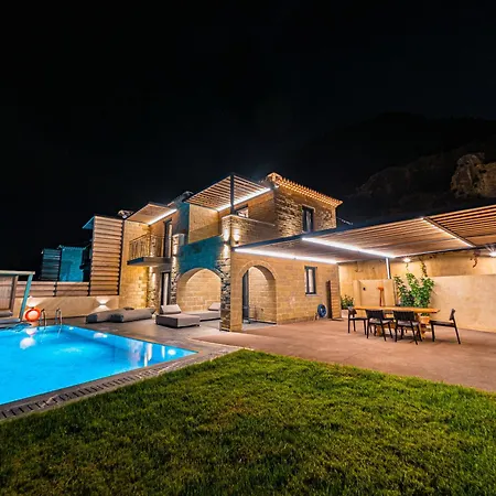 Vila Mani Theasis Stoúpa