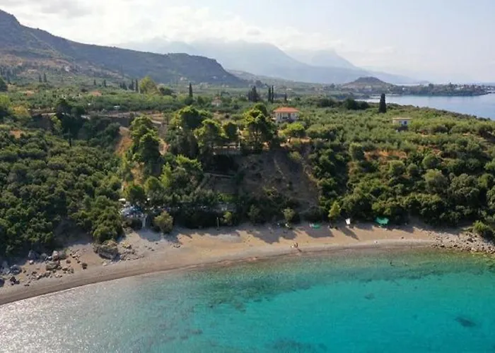 Mani Theasis Willa Stoúpa