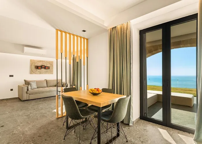 Mani Theasis Willa Stoúpa