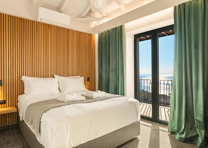 Willa Mani Theasis Stoúpa