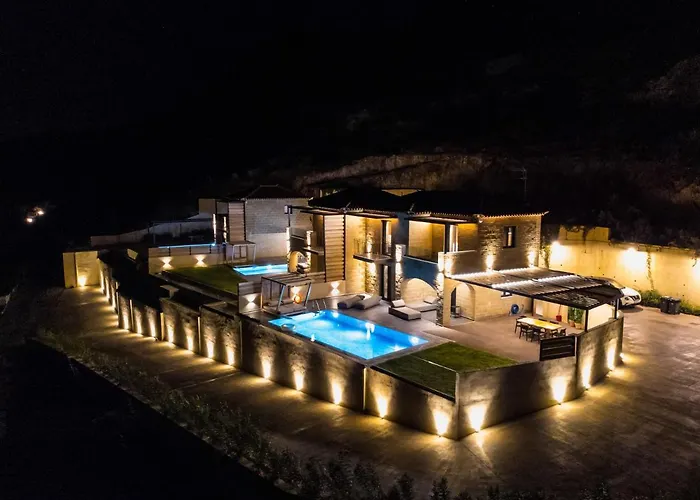 Mani Theasis Willa Stoúpa